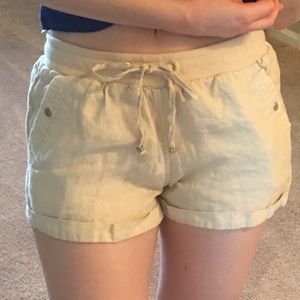 🥂2 for $20!🥂 G by Guess tan cargo-style shorts